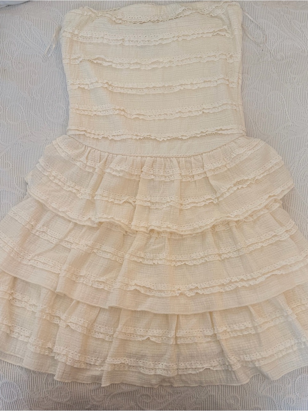 Thirty/Thirty LA Cream Strapless Tiered Ruffle Lace Trim Mini Dress